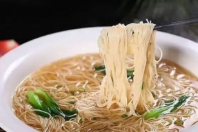 娱乐吃瓜酱面条视频,趣味视频揭秘日常搞笑瞬间