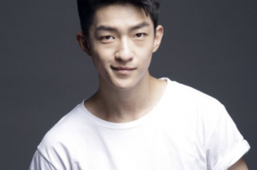 吃瓜系统娱乐圈双男主,娱乐圈双男主的甜蜜对决