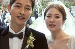 两个人讲吃瓜娱乐圈,两位吃瓜群众的甜蜜碰撞