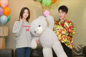 娱乐圈扒爷写吃瓜,娱乐圈幕后真相，带你领略明星背后的故事